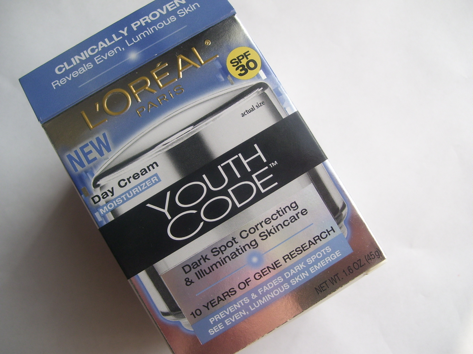 *CLOSED* Giveaway:  L’Oreal Youth Code Day Cream Moisturizer *Open to U.S. and International Readers *
